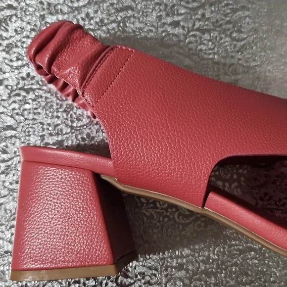 REACTION KENNT COLE SIZE 9 1/2 Elegant Red Women's Heeled Sandals - Picture 3 of 7